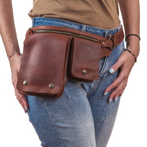 Gürteltasche aus Leder, Gürteltasche für Frauen, Leder-Accessoires für Frauen, Personalisierte Gürteltasche mit Taschen und Knöpfen