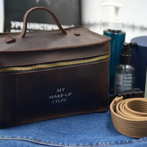 Personalized leather birthday gift for men, leather dopp kit for boyfriend, Toiletry bag for traveling