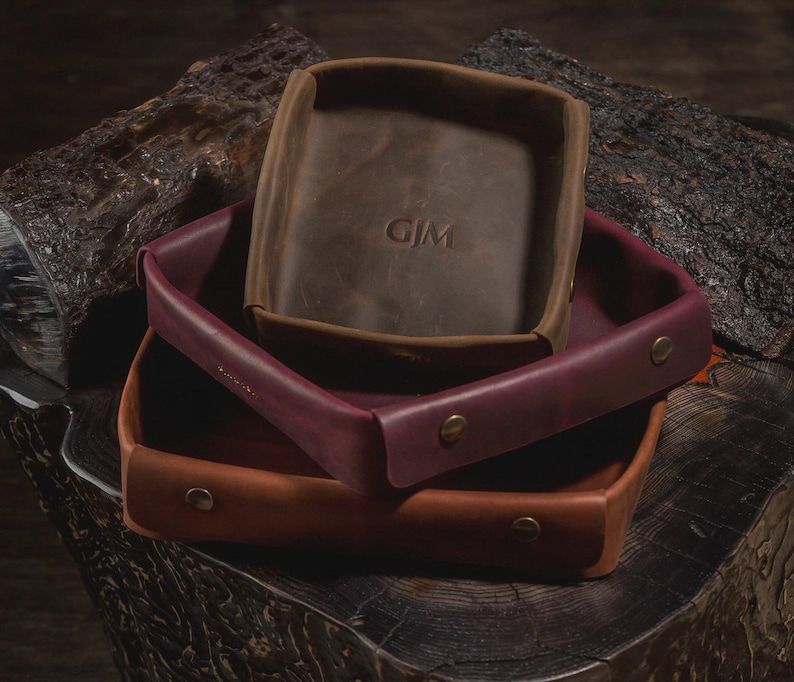 D&D Würfeltablett Leder Benutzerdefinierte Rolling Tablett Personalisierte Schreibtisch Caddy Jubiläumsgeschenke Dnd Geschenk für ihn, Klasse von 2026, Abschlussgeschenke Bild 4