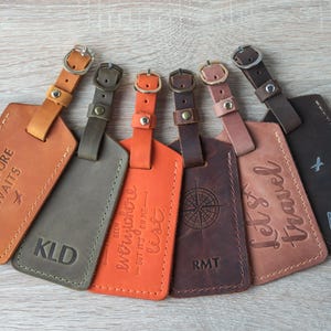 Personalized leather luggage tag, Personalized travel gifts, Wedding favors, Leather accessories for him, Groomsmen gifts
