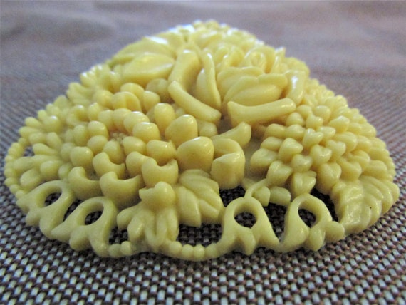 Antique Ivory Colored Celluloid Brooch - image 8
