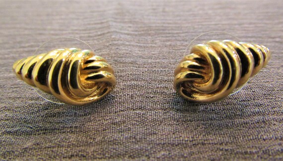 Vintage Monet Conical Knot Style Pierced Earrings - image 5