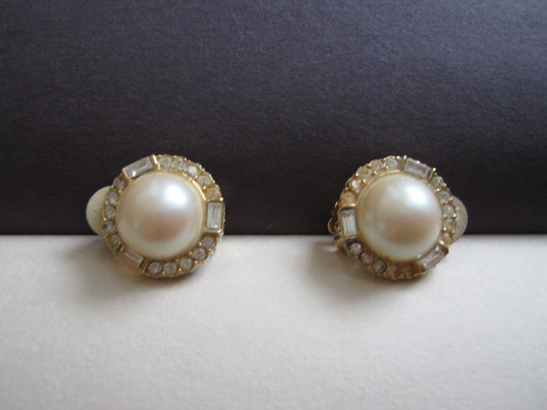 Nina Ricci small Pearl Earrings surrounded by Austrian crystals Vintage