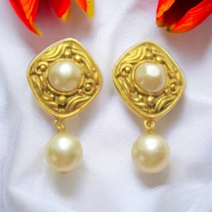 Bow Pearl CC Pierced Earrings (Authentic Pre-Owned)