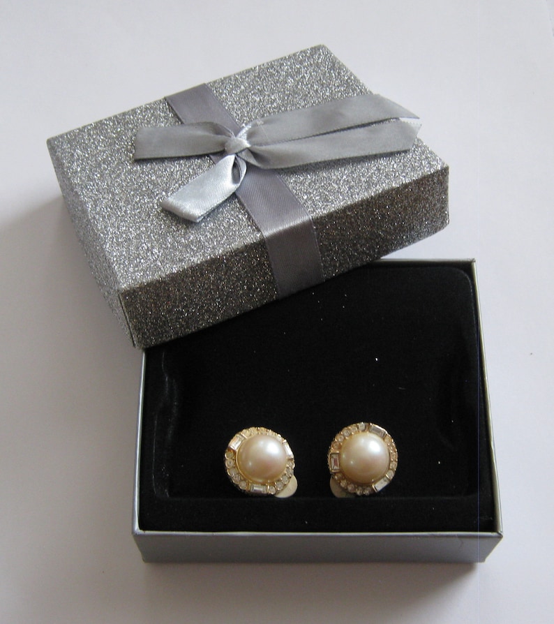 Nina Ricci small Pearl Earrings surrounded by Austrian crystals Vintage