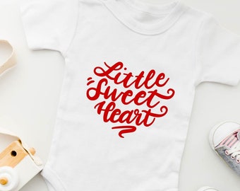 Little Sweet Heart Baby Onesie | Body niemowlęce bez podziału na płeć na Walentynki | Digital Handlettering