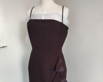 Vintage 1950s Chocolate Brown Cocktail Dress de The Linzi Line Bust 38 " Cintura 30" Vestido Wiggle con falda lápiz y detalle de volantes