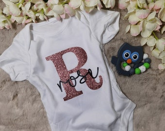 Body de bebé personalizado con monograma y nombre, purpurina, anuncio de bebé, conjunto para volver a casa, regalo para bebé recién nacido, regreso a casa, personalizado