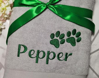 Toalla de baño personalizada para perro con patas, toalla bordada, regalo para perro, toalla personalizada para mascota, toalla para perro, toalla de aseo, regalo para cachorro nuevo