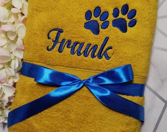 Toalla de algodón súper suave personalizada para perros, amarilla, naranja y roja, con diseño de huella bordada, toalla para mascotas, regalo para perros, toalla personalizada para mascotas, regalo para cachorros.