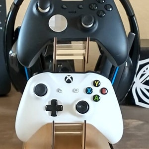Dual Gaming Controller & Headset Stand: Birch Plywood, Plexiglass