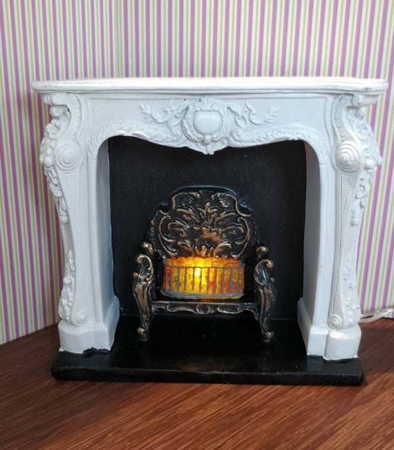 Light up dolls house outlet