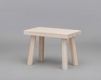 Small white garden stool, Small wooden garden bench, Wooden stool plant stand, Small white bench, White wooden step stool, Small plant stool