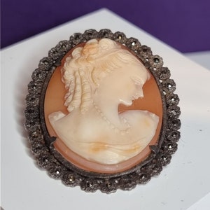 Cammeo Brooshargento