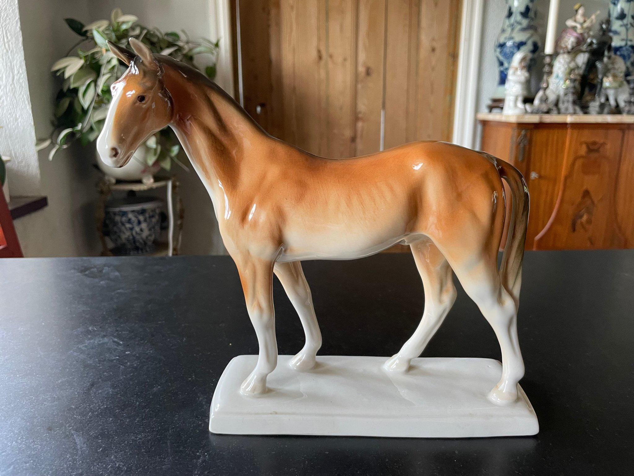 ロイヤルダックスの馬のフィギュア - Etsy 日本