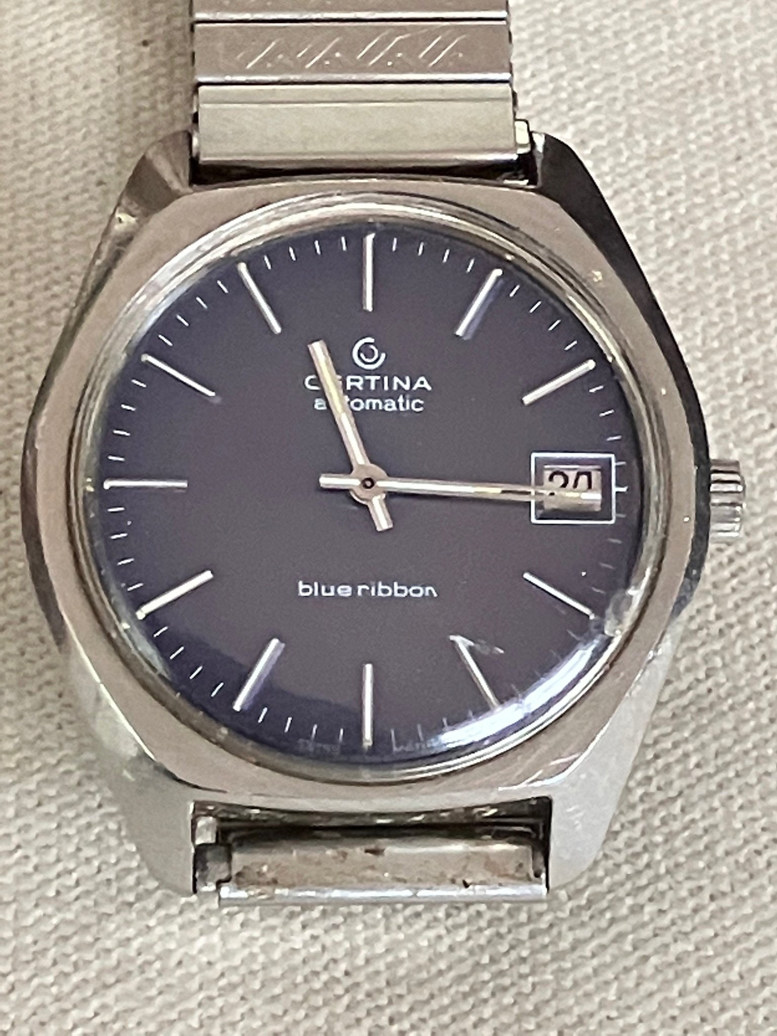 Certina volvo hotsell