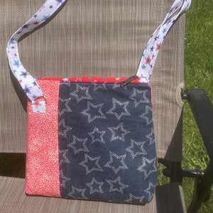 Rood-wit-blauwe crossbodytas met ster: denim portemonnee met rits