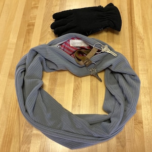 Circle scarf; Infinity scarf with zipper pocket; Adult Infinity Scarf; cowl scarf; travel accessory; gift for traveler; zipper scarf