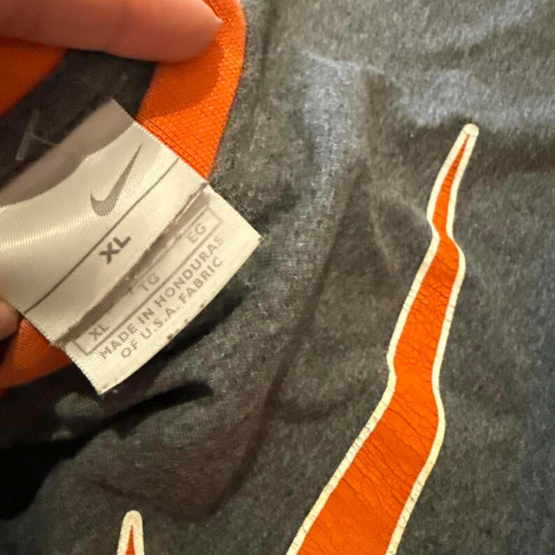 Vintage 90s Grey + Orange Nike tee image 4