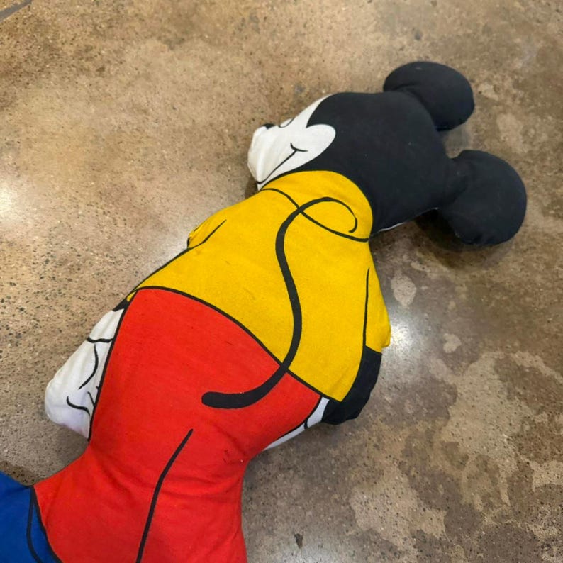 Cuscino di peluche 2D di Topolino immagine 2
