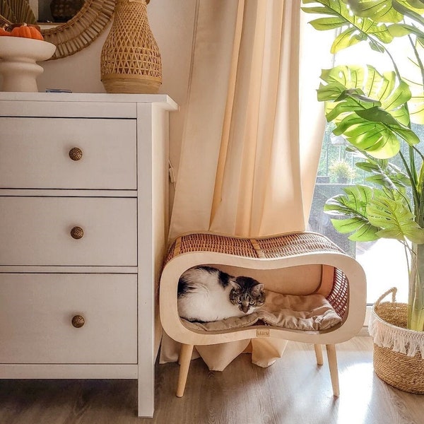 Wiklibox wicker cat bed Infinity on legs in a NATURAL color with a BEIGE mattress. Wicker cat house, Cat basket, Pet bed, Wicker house