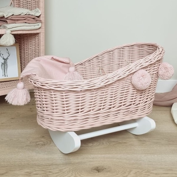 Wiklibox wicker & beech wood doll's cradle in a DUSTY PINK color and white base + bedding and pompoms