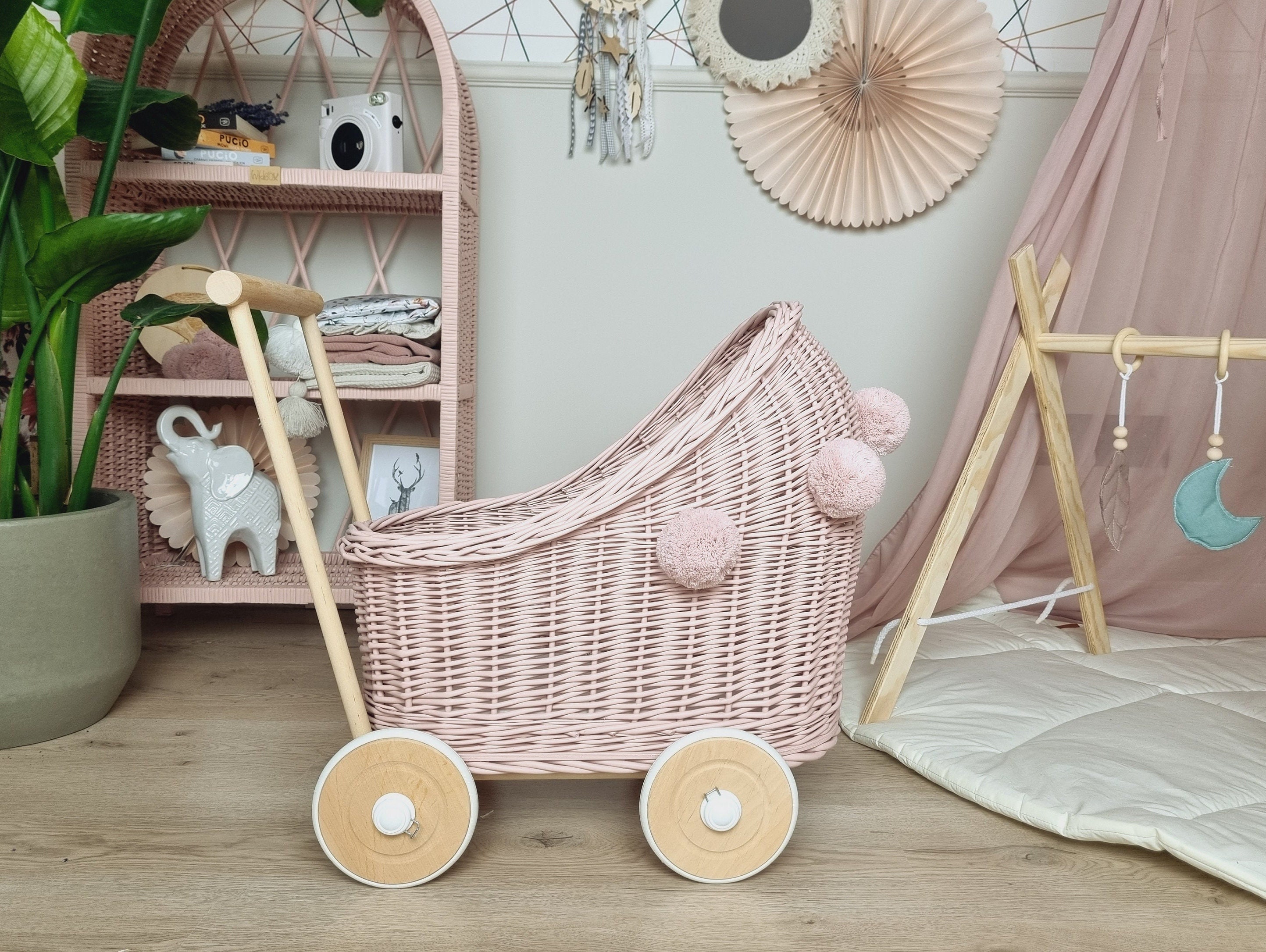 Lilu wicker dolls pram dusty cheap pink