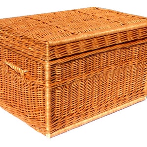 Wiklibox wicker chest in NATURAL color. Available in size 70 cm and 60 cm. Polish product