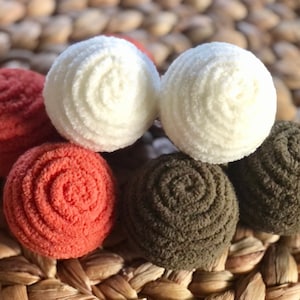 Fall Autumn Decor - 8 mini Decorative Yarn Balls - Burnt Orange, Olive green & White - Bowl Filler; Basket Filler; Vase Fillers