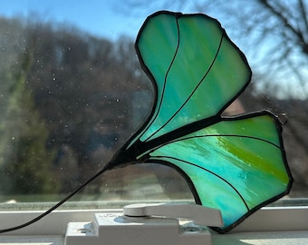 Ginkgo leaf sun catcher, stained glass ginkgo leaf, stained glass sun catcher, stained glass window hanging, ginkgo leaf decor, glass art