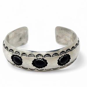 The Most Grand Vintage Native American Navajo Teardrop Petrified Wood Sterling Silver Bracelet The Most Grand Vintage Native American Navajo Teardrop Petrified Wood Sterling Silver Bracelet
