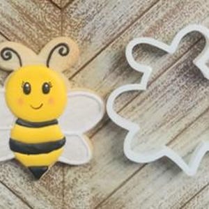 Bumblebee and Hive Cookie Cutters Bumblebee (front)