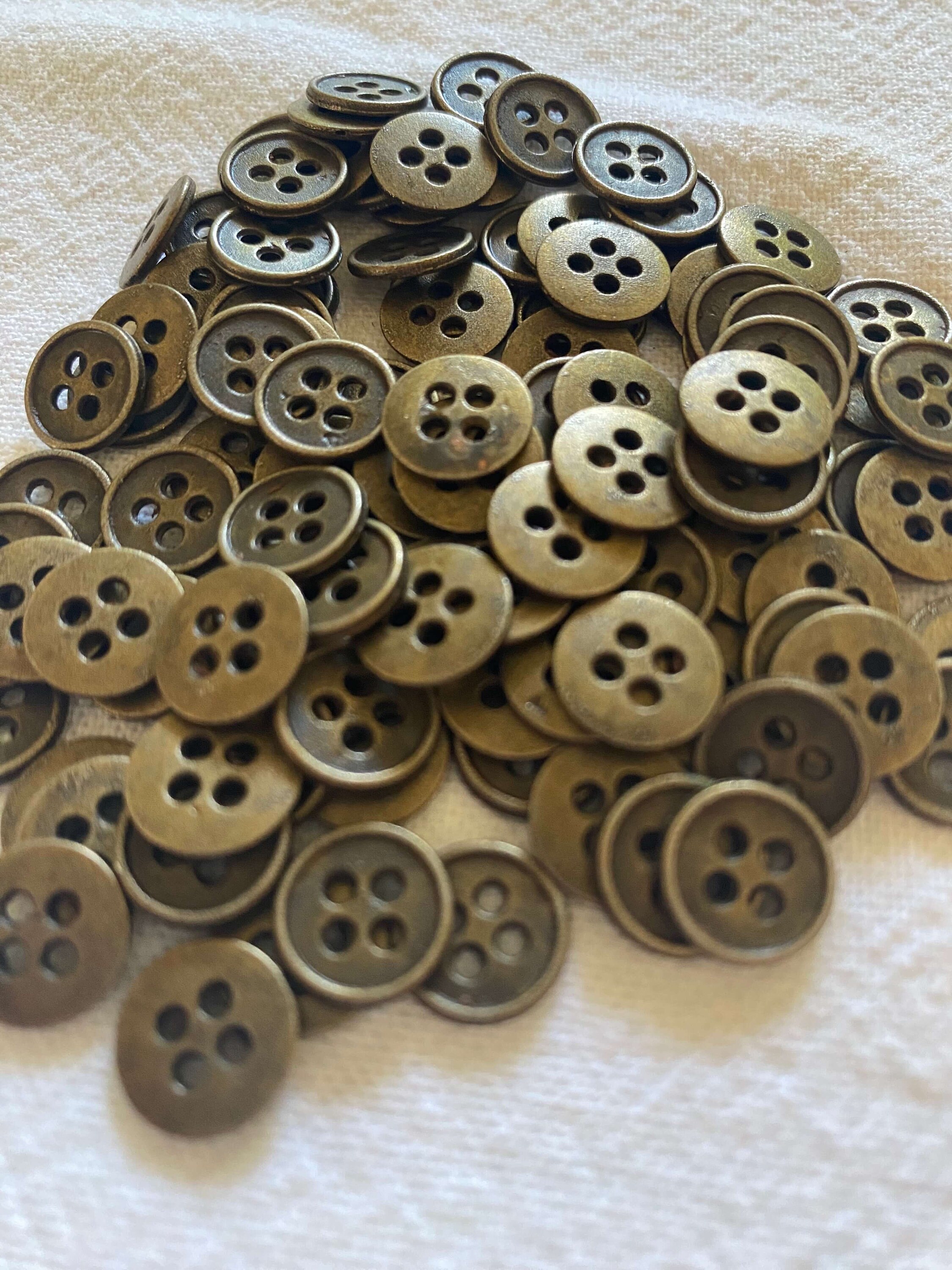 4 Large Metal Vintage Coat Buttons – WeSewRetro