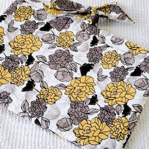 Pochette argentée inspirée du jardin, livre livresque, cadeau, rat de bibliothèque, liseuse, housse pour tablette, housse pour iPad, étui, fleurs, fait main