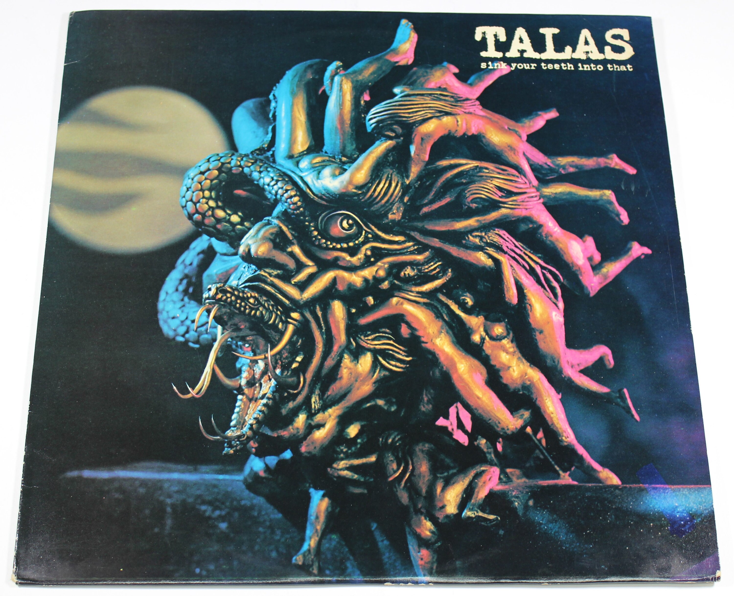 TALAS - Super, also known as mull, crash or tarlatan, is a