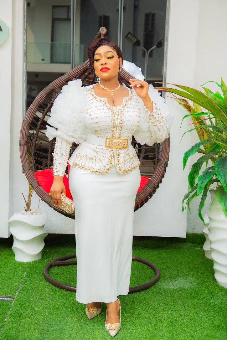 White lace skirt top and blouse style