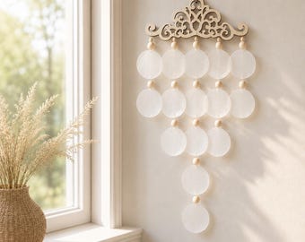 Enfeite de parede com conchas de Capiz • Decoração de parede costeira • Decoração para casa de praia • Enfeite de janela • Decoração artesanal com conchas • Detalhe para hall de entrada