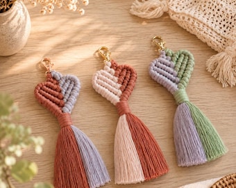 Chaveiro com pingente de macramê | Enfeite boho para bolsa | Pingente de algodão feito à mão | Enfeite para bolsa | Acessório para mochila | Presente pequeno