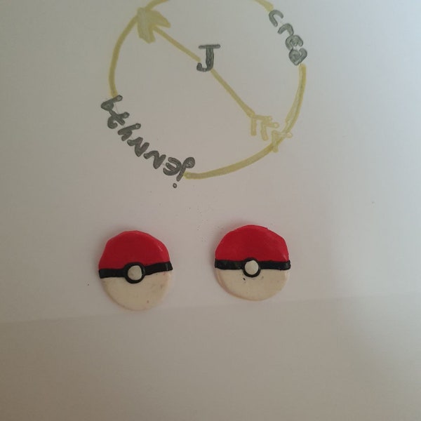 Puces d'oreilles pokeball. Pokémon En pâte polymer.