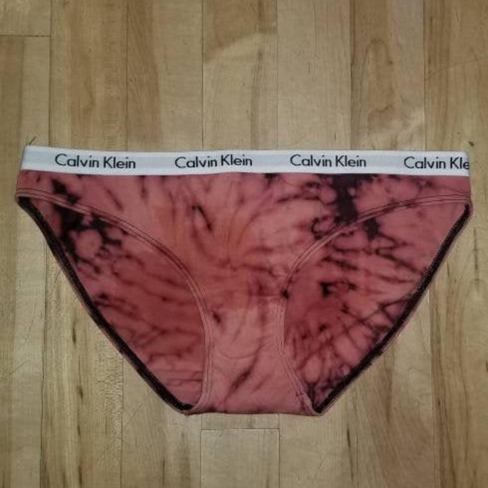 Bleach dyed distressed women