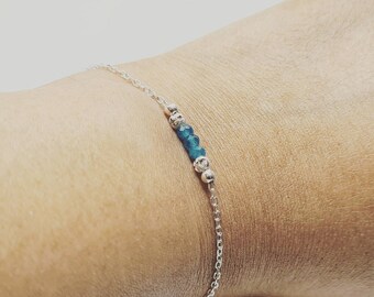 Delicada pulsera de apatita azul en plata de ley
