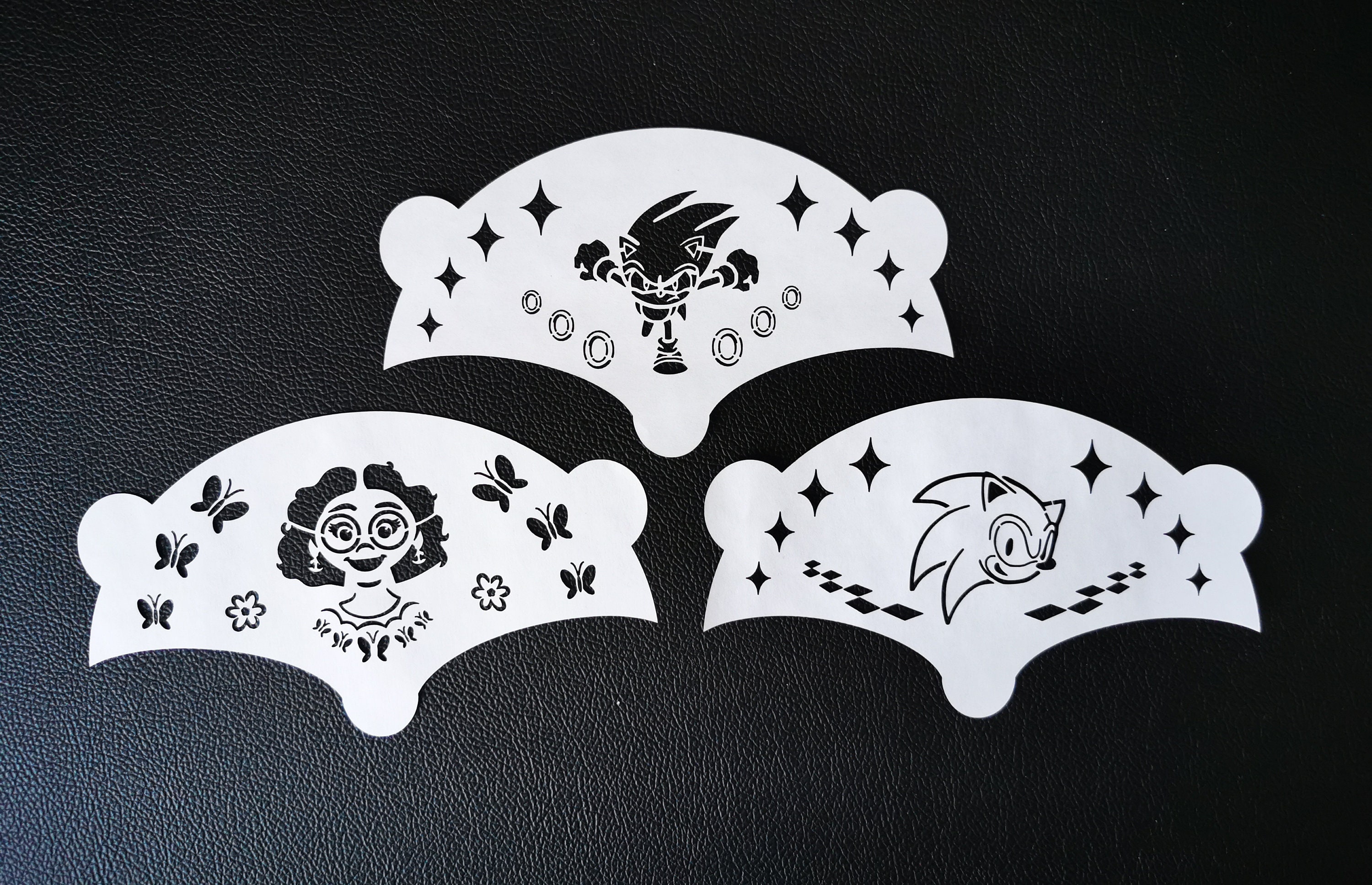 Art Factory Boomerang Stencil - Small Scales, Reusable Face Painting Stencil Great For Fairs Carnivals Party And Halloween