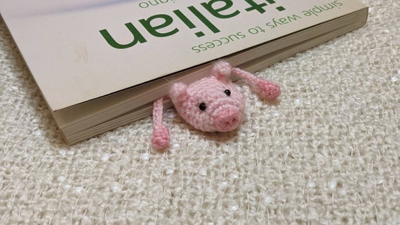 Squeezed piglet bookmark, pig lover keen reader teacher assistant gift, gender neutral, nerd, booklover present, personalised funny bookmark