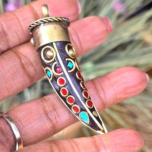 Handmade Indonesian Ox Horn Pendant, Vintage Tribal Tusk Design with Turquoise and Coral Clay Stones, Brass Cap, 62mm