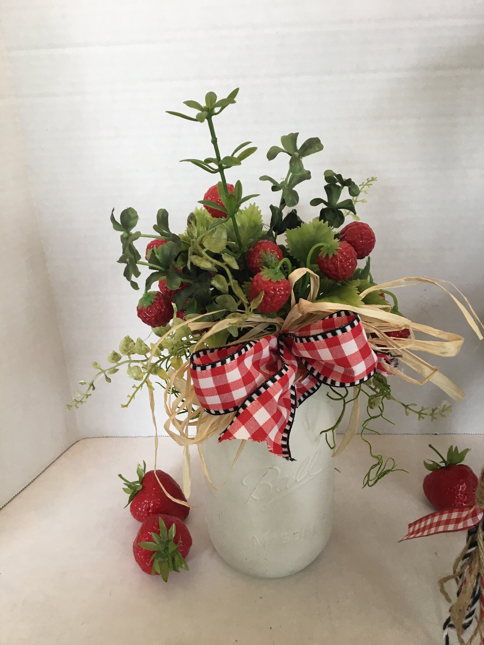 12' x 9 Strawberry Mason Jar Centerpiece / Floral Table Etsy