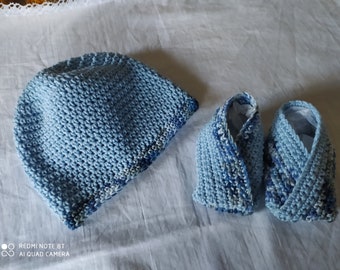 bonnet bébé et chaussons coton bleu
