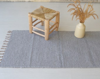 Medium handwoven gray cotton rug, bathroom rug, kitchen rug, bedroom rug, gray bath rug, bohemian decor, gift for mom, Scandinavian rug