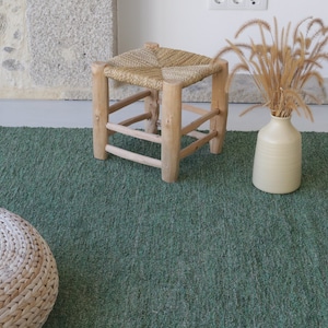 Large handwoven green rug 140x200 cm, living room rug, area rug green, soft chunky rug, bohemian decoration, boho rug, vertical salon tapis.