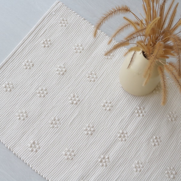 Small handwoven cream rug, bath mat, bedside rug, kids rug, portuguese geometric rug, shower rug, beiger Teppich, beige tapis eco friendly