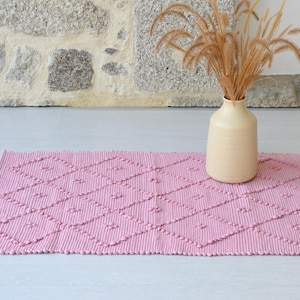 Small pink rug, bathroom rug, shower rug, kitchen rug, geometric rug, bedroom rug, entry rug, pink decoration, rug with knots